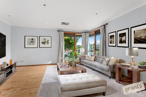 Property photo of 8 Barondi Avenue Narre Warren VIC 3805