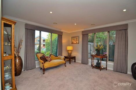 Property photo of 9 St Chester Avenue Lake Gardens VIC 3355
