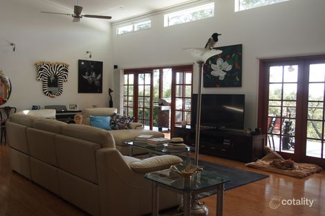 Property photo of 33 Calmwaters Crescent Macleay Island QLD 4184