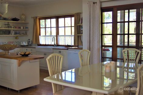 Property photo of 33 Calmwaters Crescent Macleay Island QLD 4184
