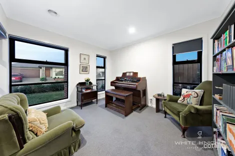 Property photo of 11 Cobalt Crescent Cobblebank VIC 3338