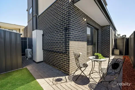 Property photo of 17 Harley Place Findon SA 5023