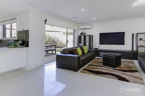 Property photo of 2/24 Burchall Crescent Rowville VIC 3178