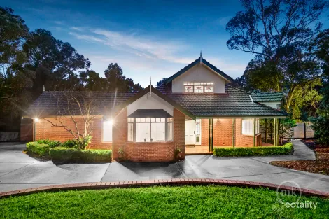 Property photo of 2 Wattle Grove Eltham VIC 3095