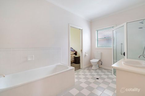 Property photo of 4 Lakeside Court Hamilton VIC 3300