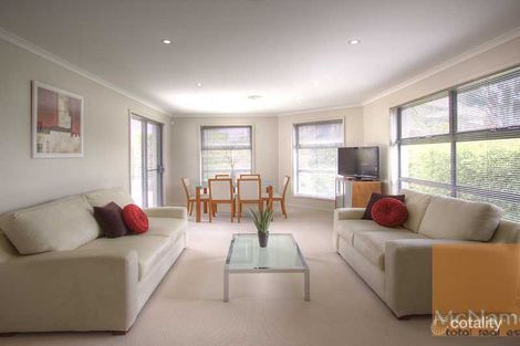 Property photo of 31 Balcombe Street Jerrabomberra NSW 2619