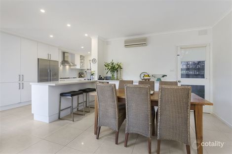 Property photo of 34 Mannering Drive Glen Waverley VIC 3150