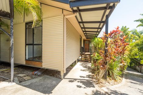 Property photo of 22 Gilba Avenue Ocean Shores NSW 2483
