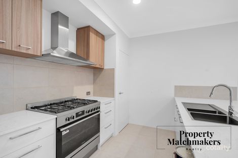 Property photo of 105 Lycaste Parade Treeby WA 6164