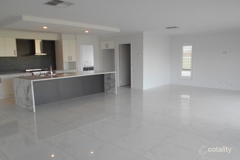 Property photo of 20 Cormorant Boulevard Kialla VIC 3631