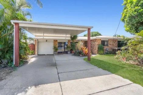 Property photo of 30 Moatah Drive Beachmere QLD 4510
