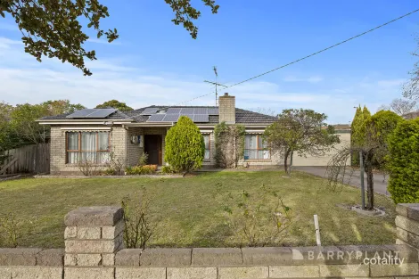26 John St, Pakenham, VIC 3810