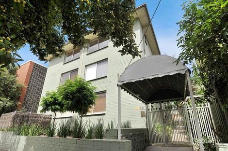 Property photo of 3/32 Wellington Street St Kilda VIC 3182