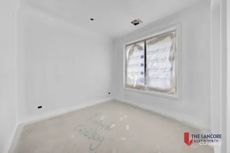 Property photo of 7 Papyrus Way Rockbank VIC 3335