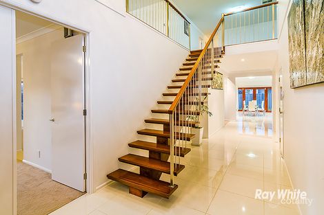 Property photo of 2 Foxhound Grove Cranbourne East VIC 3977