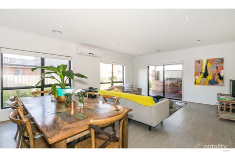 Property photo of 11 Barleycorn Bend Armstrong Creek VIC 3217