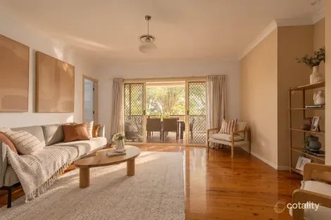 18 Cranwood Ct, Ferny Hills, QLD 4055