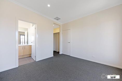 Property photo of 30 Rochester Crescent Eynesbury VIC 3338
