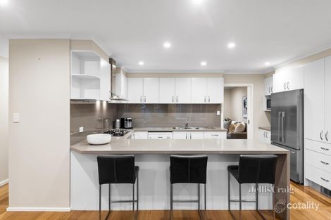 Property photo of 15 Robert Court Croydon VIC 3136