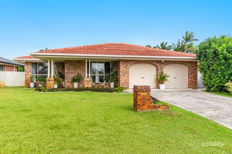 Property photo of 8 Kookaburra Court Yamba NSW 2464