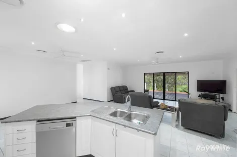 Property photo of 80 Flora Drive Beecher QLD 4680