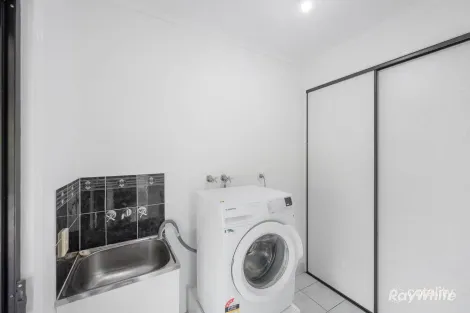 Property photo of 80 Flora Drive Beecher QLD 4680