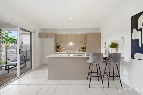 Property photo of 2 Hirono Close Leichhardt QLD 4305