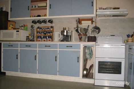 Property photo of 8 Thompson Street Silkstone QLD 4304