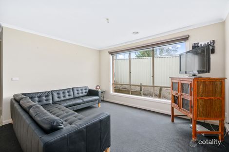 Property photo of 11 Cardiff Grove Cranbourne East VIC 3977