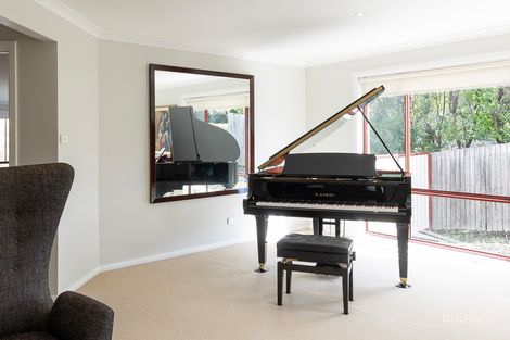 Property photo of 141 Waterfall Drive Jerrabomberra NSW 2619