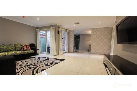 Property photo of 3 Lyndhurst Court Wattle Grove NSW 2173