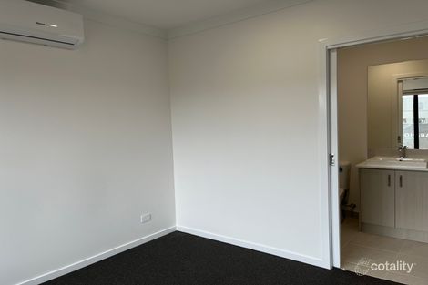 Property photo of 6 Rodway Walk Tarneit VIC 3029