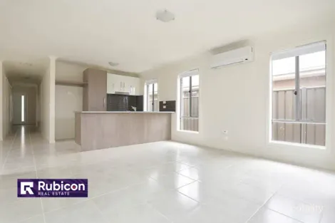 Property photo of 6 Avebury Drive Cobblebank VIC 3338