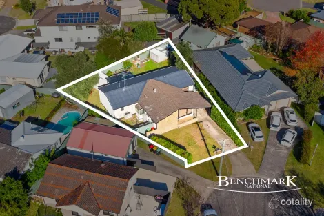 4 Bena Bena Pl, Holsworthy, NSW 2173