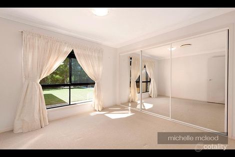 Property photo of 6 Summerfield Place Kenmore QLD 4069