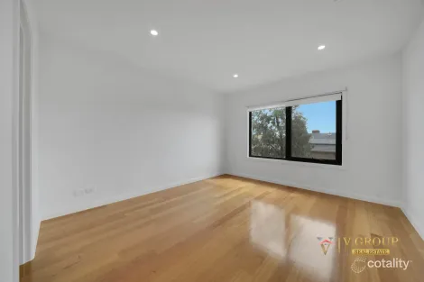 Property photo of 39 Rathdowne Drive Mickleham VIC 3064