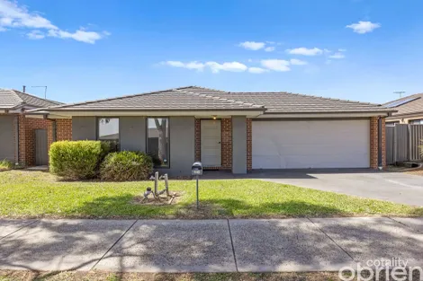 33 Rannoch St, Cranbourne East, VIC 3977