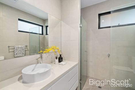 Property photo of 2/39 Canopus Drive Doncaster East VIC 3109
