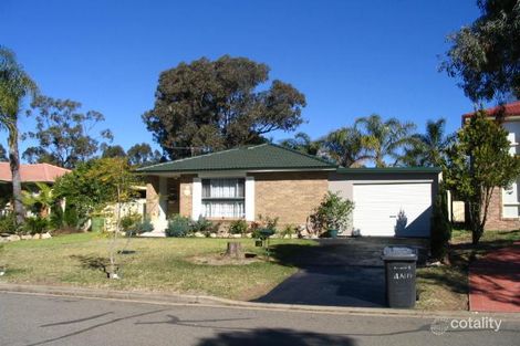 11 Alexandra Cct, St Clair, NSW 2759