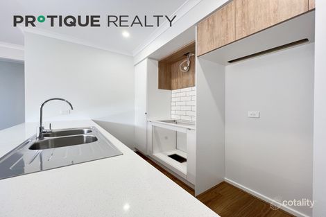 Property photo of 30 Ellimatta Road Mambourin VIC 3024