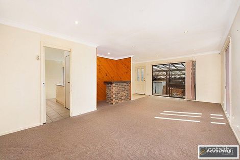 Property photo of 8 Alexis Place Rosemeadow NSW 2560