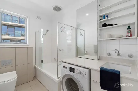 Property photo of 21/7 Alfred Square St Kilda VIC 3182