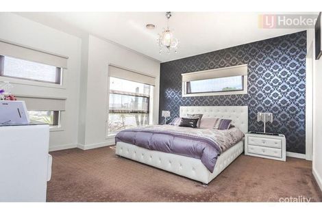 Property photo of 1 Wattletree Street Craigieburn VIC 3064