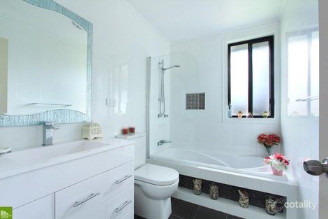 Property photo of 47 Landy Drive Mount Warrigal NSW 2528