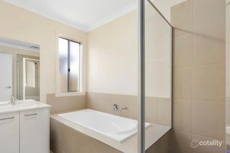 Property photo of 205 Heather Grove Clyde North VIC 3978