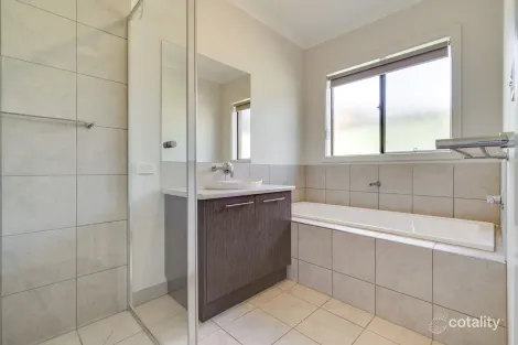 Property photo of 6 Jasmine Rise Kangaroo Flat VIC 3555