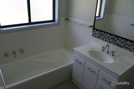 Property photo of 19 Henry Place Young NSW 2594