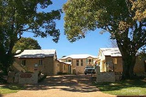 330 Hume St, Centenary Heights, QLD 4350