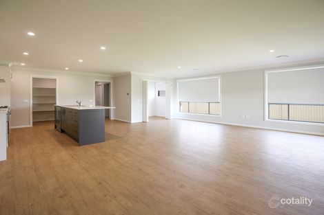 Property photo of 16 Cain Drive Kelso NSW 2795