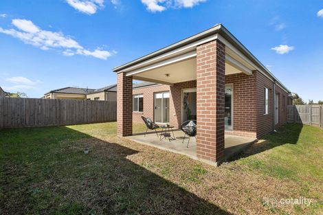 Property photo of 11 Avisha Way Narre Warren VIC 3805